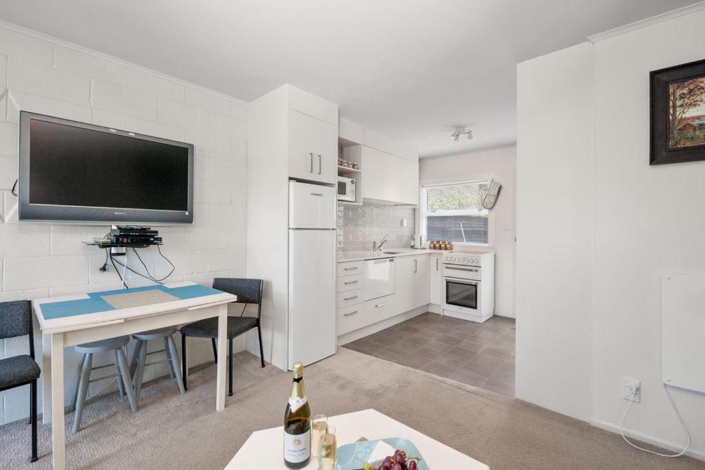 Central Stay - Taupo Flat Εξωτερικό φωτογραφία